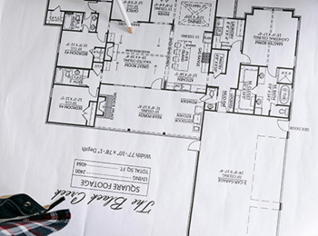 Cost-plus vs. fixed-price custom home contract plans